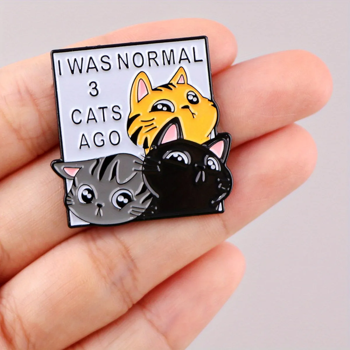 Cartoon Cat Brooch Pin for Fashionable Accessories